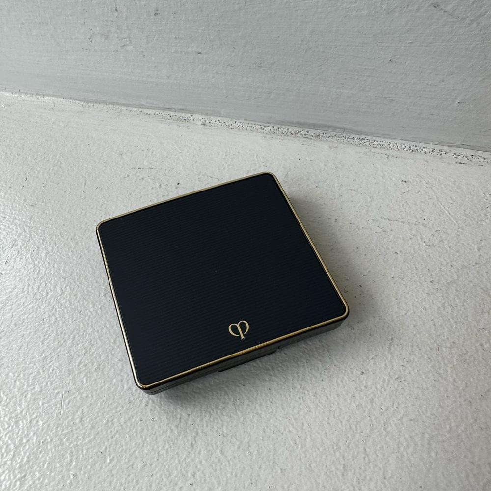 Cle de peau Beaute Ombre Couleur Creme Cream Eye Shadow White - Picture 3 of 5